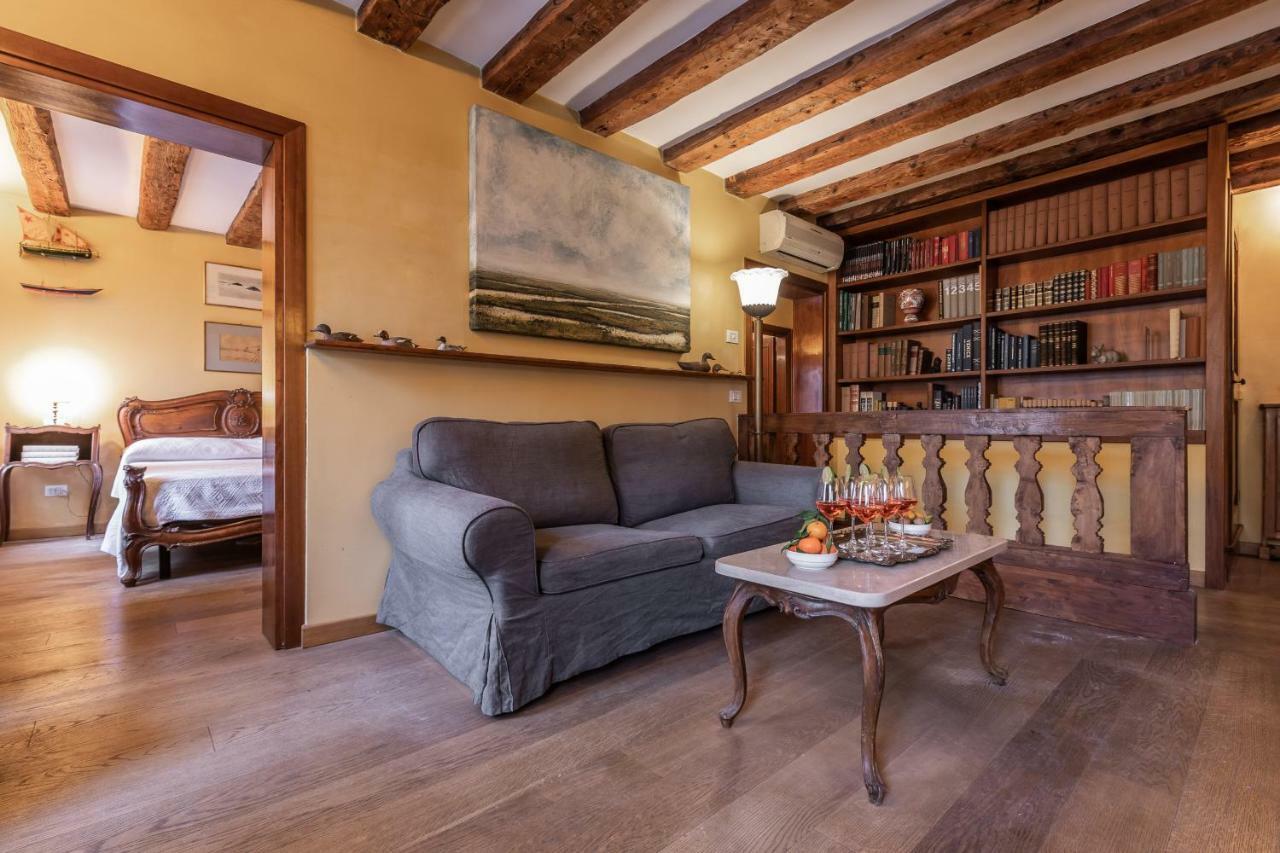 Apartment La Tana Cozy In Campo San Maurizio